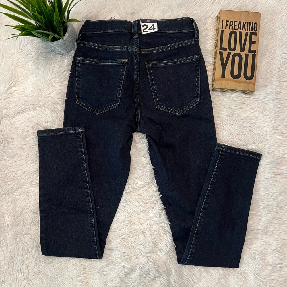 🎉HP🎉 Gap True Skinny Mid Rise Stretch Dark Wash Jeans - NWT - Picture 2 of 6